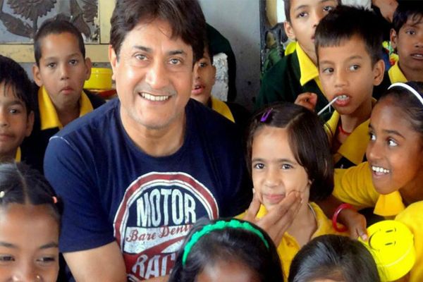 पंख नाम के NGO से जुड़े हैं सर्वदमन