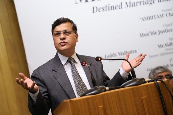 सिद्धार्थ लूथरा.