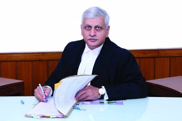 यू यू ललित.