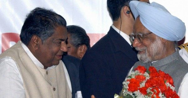 धरम सिंह और पूर्व प्रधानमंत्री मनमोहन सिंह
