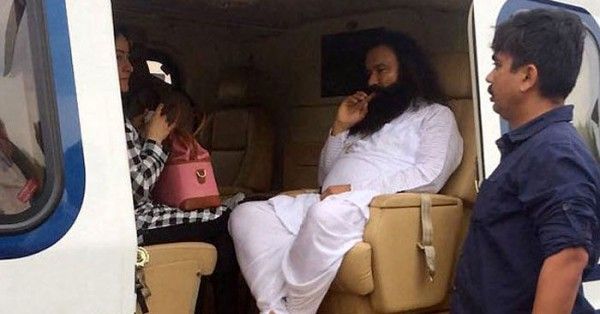 सज़ा का ऐलान होने के बाद जेल ले जाया जाता राम रहीम