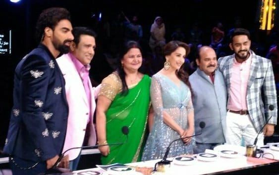 शो के जजों के साथ.