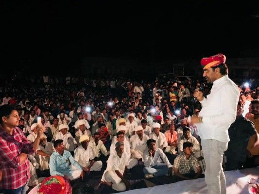 लोगों के बीच लगातार सक्रिय रहे बेनीवाल.