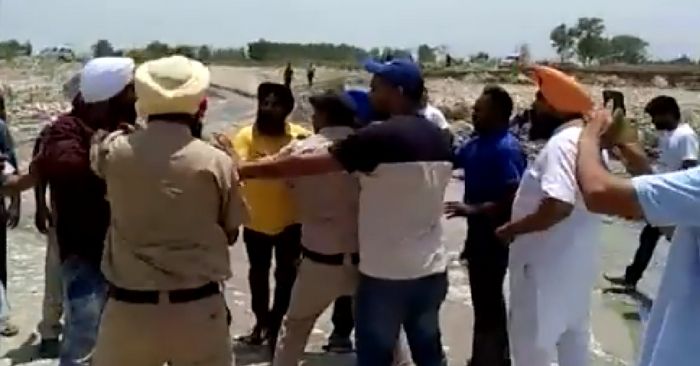 आप विधायक से हुई मारपीट का वीडियो.