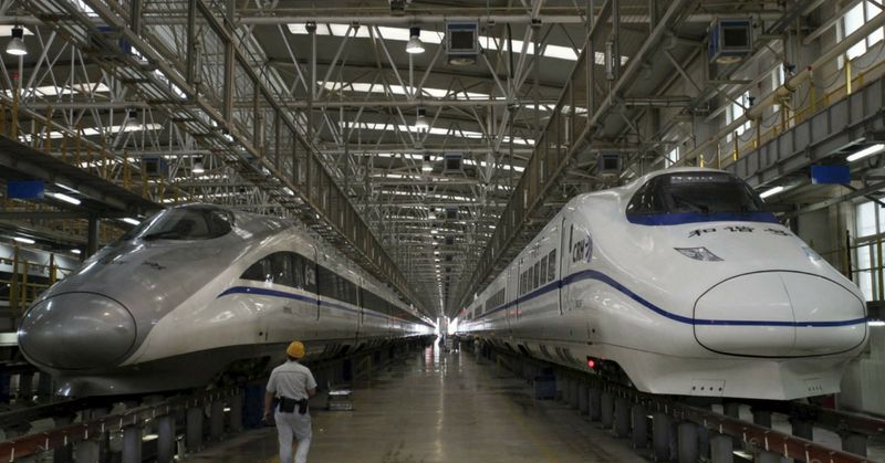 अब ये कौन कह रहा है कि 'बुल लेट' ट्रेन का मतलब बैलों से चलने वाली गाड़ी और वो भी लेट?