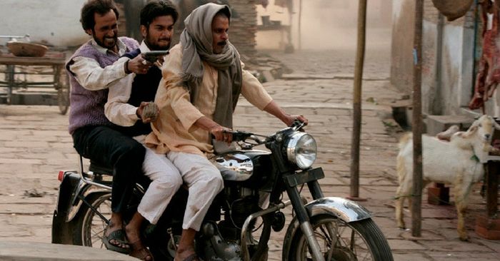 गैंग्स ऑफ वासेपुर में तो कट्टा हाथ में फटकर फ्लॉवर हो जाता है.