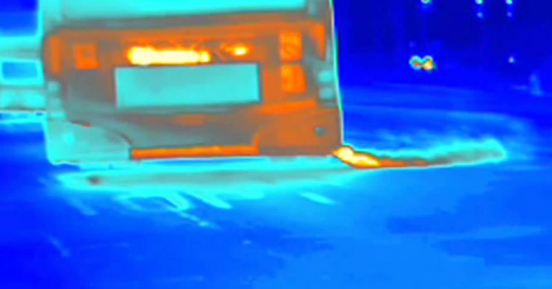 एक इन्फ्रारेड व्यू जिसमें अदृश्य वायु प्रदूषण साफ़ दिखता है.