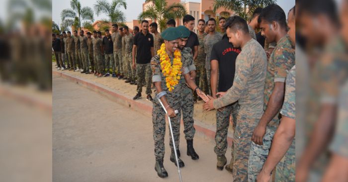 यूनिट में वापस आने पर रामदास का सबने स्वागत किया.