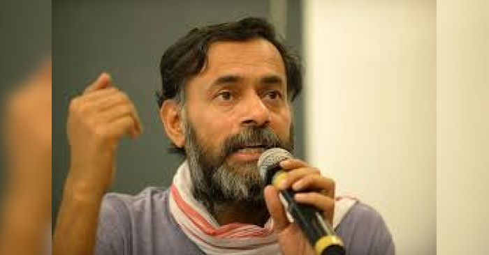 किसानों के मुद्दों पर भी बात करते रहे हैं योगेंद्र यादव.