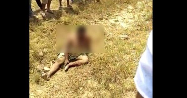 पिटाई के बाद खेत में तड़पता कासिम