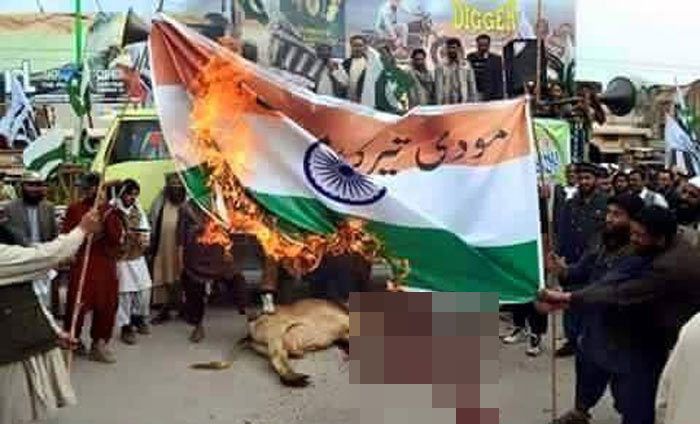 ये फोटो भी इसी वायरल पोस्ट के साथ शेयर की जा रही है.