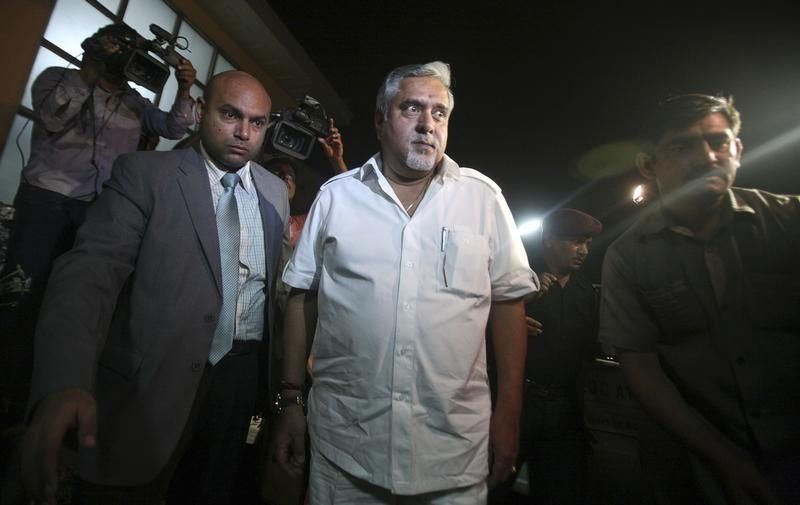 आधी रात को अपना लॉकर तोडवाने जाता माल्या