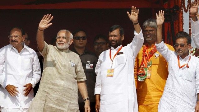 बिहार में एनडीए में बीजेपी, जदयू, लोजपा और आरएलएसपी चार दल हैं और सभी को लोकसभा सीटें चाहिए.