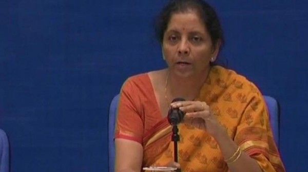 सेना के पास हथियारों और पैसे की कमी के मुद्दे पर रक्षा मंत्री ने 5 जून को एक प्रेस कॉन्फ्रेंस की.
