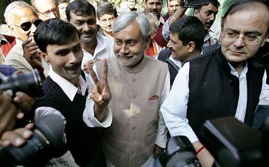 जब बीजेपी के बड़े नेता नीतीश को मुख्यमंत्री बनाने को तैयार नहीं थे, अरुण जेटली ने सबकी बात अनसुनी करके नीतीश को मुख्यमंत्री बनवाया.