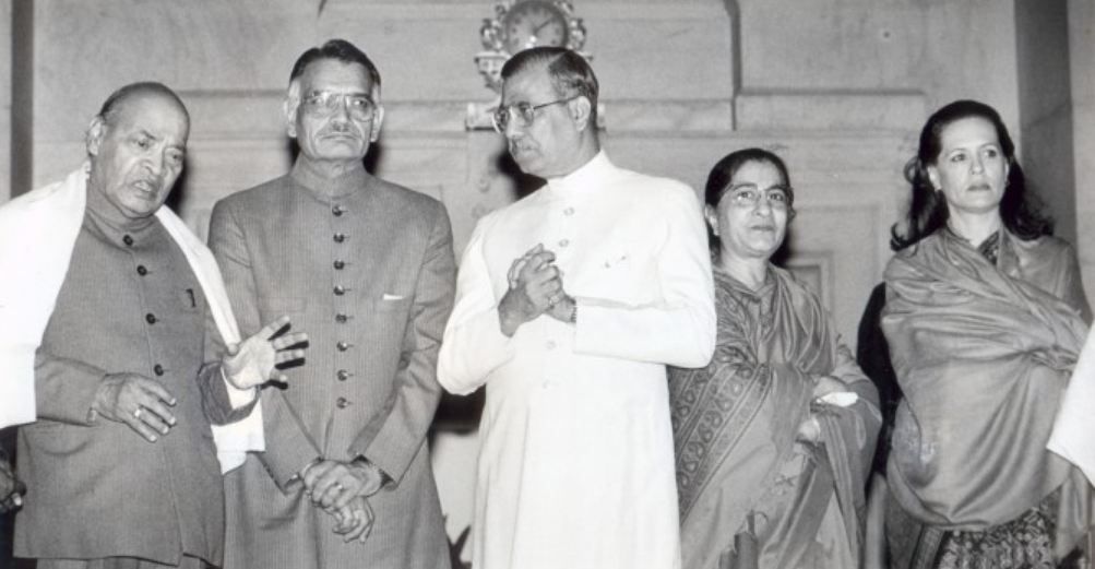 पीवी नरसिम्हा राव. साथ में हैं शिवराज पाटील, जस्टिस ए एम एहमदी और सोनिया गांधी. (फोटोः रीडिफ)