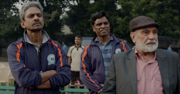 सूरमा में विजय राज हॉकी कोच का रोल कर रहे हैं, कुलभूषण खरबंदा हॉकी के संबंधित किसी संस्था के सदस्य और सतीश कौशिक संदीप के पिता का रोल कर रहे हैं. 