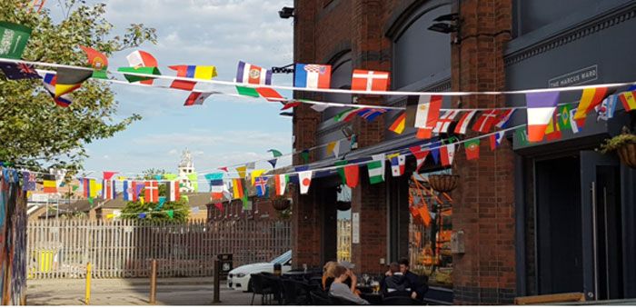 हर गली, हर सड़क, हर चौराहे पर फुटबॉल है यहां. 