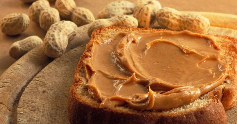 पीनट बटर बिना प्रिज़र्वेटिव के चल ही नहीं सकता. 