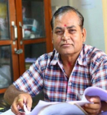 भास्कर, जिन्होंने केस दर्ज कराया था.