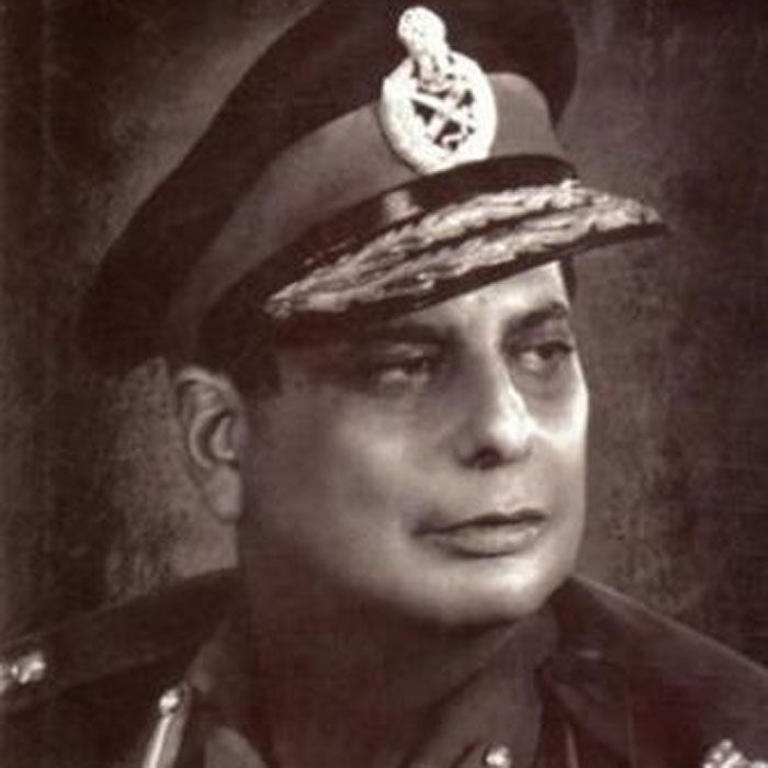 जे एफ आर जैकब पहले ब्रिटिश आर्मी में थे. उन्होंने दूसरा विश्व युद्ध लड़ा था. मेजर जनरल जैकब को 1969 में ही इंडियम आर्मी के ईस्टर्न कमांड का चीफ ऑफ स्टाफ बनाया गया था. ये उनका ही प्लान था कि देहातों और गांवों से होते हुए ढाका पहुंचा जाए. ताकि रास्ते में पाकिस्तानी सेना के साथ भिड़ंत की कम से कम आशंका हो. और भारत आसानी से ढाका को आजाद करा सके (फोटो: सोशल मीडिया)