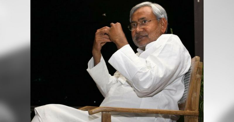 उस वक्त के रेल मिनिस्टर नितीश कुमार ने इस्तीफ़ा दे दिया था