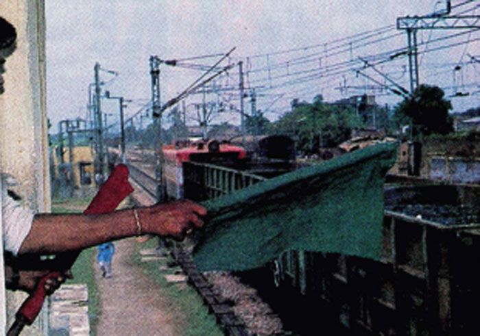 रेलवे ने अपनी जांच में कहा कि दुर्घटना के पीछे सबसे बड़ा हाथ स्विचमैन गोरेलाल का है. हादसे वाली रात गोरेलाल की ड्यूटी वेस्ट केबिन में थी (सांकेतिक तस्वीर)