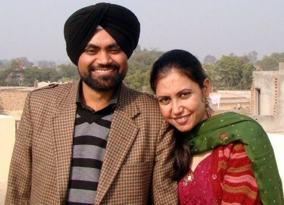 अपने पति के साथ हरप्रीत कौर.