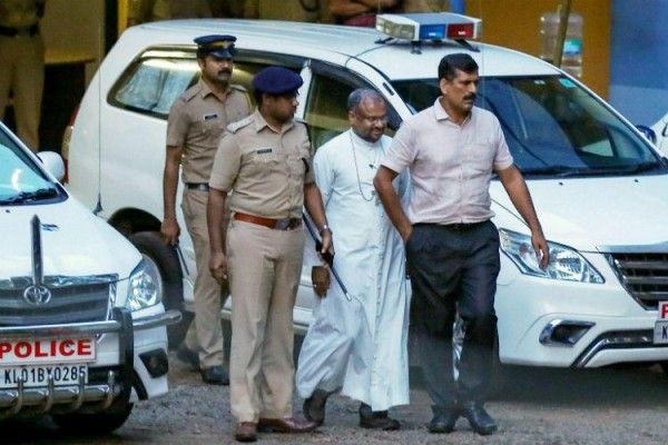 तीन दिन तक पूछताछ के बाद पुलिस ने आरोपी बिशप को गिरफ्तार कर लिया था.