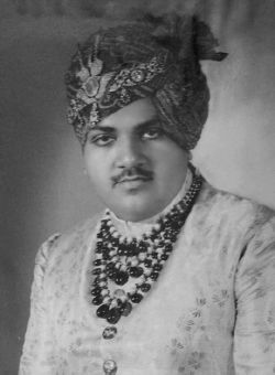 महाराजा हनवंत सिंह ने वेंकटाचार को पद से हटा दिया था.