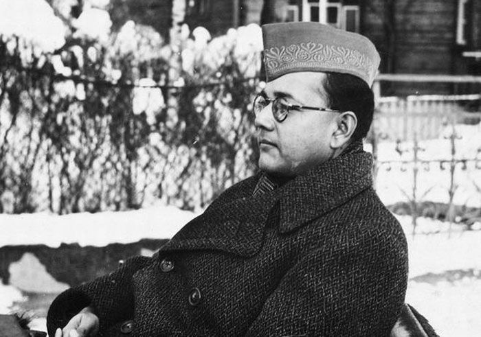 सुभाष चंद्र बोस हिंसक क्रांति के रास्ते आजादी हासिल करने में यकीन रखते थे. उनका मानना था कि अहिंसा के रास्ते भारत को अंग्रेजों की गुलामी से मुक्ति नहीं मिलेगी.