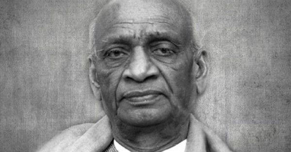 नेहरू के बाद के सालों में कांग्रेस ने अपने कई नेताओं की विरासत की अनदेखी की. इनमें एक सरदार पटेल भी थे. वक्त के साथ बीजेपी (और संघ) ने पटेल को थाम लिया. ये नैरेटिव पेश किया जाने लगा कि नेहरू विलन और पटेल सुपरहीरो थे. जबकि कायदे से तो दोनों ही हीरो हैं. पटेल के बारे में बीजेपी बहुत कुछ कहती है. वो जिस संघ से निकलकर आई है, उसके लिए भी पटेल ने अपने जीते-जी काफी कुछ कहा था.