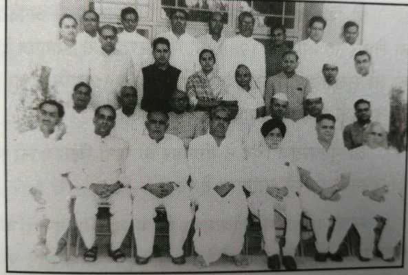 मोहनलाल सुखाड़िया का मंत्रिमंडल जिसमें बरकत मंत्री बने थे.