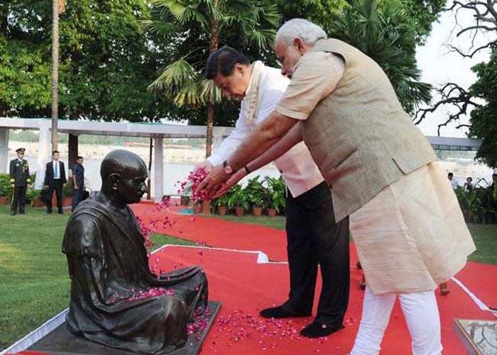 प्रधानमंत्री मोदी जब बतौर PM पहली बार चीन गए, तब उन्होंने वहां एक गांधी अध्ययन केंद्र का उद्घाटन किया (फोटो: अखिल