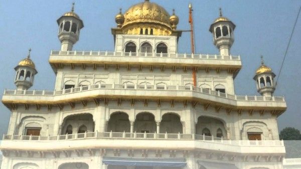 अकाल तख्त सिखों की सर्वोच्च संस्था है.