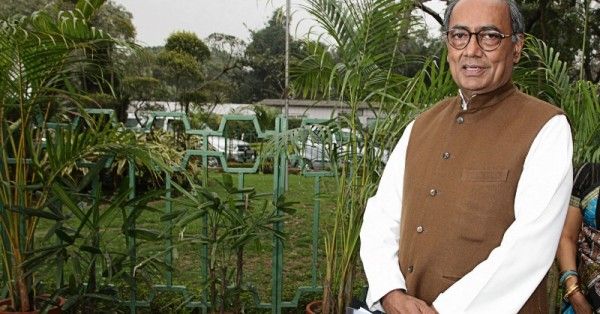 दूसरी बार मुख्यमंत्री बने दिग्विजय सिंह ने कई गलतियां कीं. 