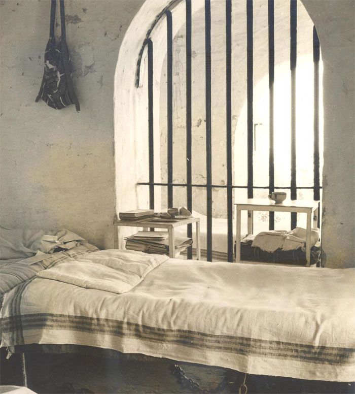 नैनी सेंट्रल जेल की इस कोठरी में बंद रखे गए थे नेहरू (फोटो: नेहरू मेमोरियल म्यूजियम ऐंड लाइब्रेरी)