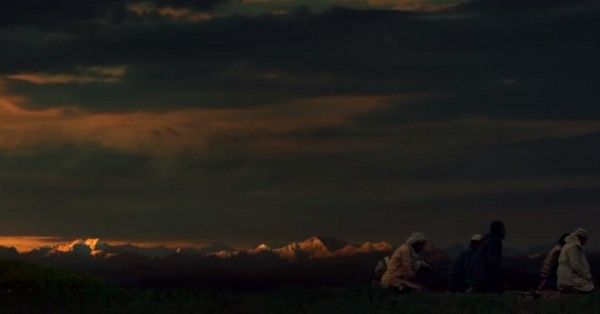 पहाड़ों में फिल्माई गई मूवीज़ में सिनेमाटोग्राफी कुछ सबसे महत्व वाले डिपार्टमेंट्स में से एक है. सिनेमाटोग्राफी के पॉइंट ऑफ़ व्यू से इस फिल्म ने भी वादियों, पहाड़ों, नदियों के साथ न्याय किया है.