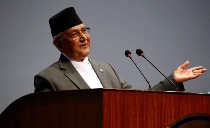 नेपाल के प्रधानमंत्री खड्ग प्रसाद शर्मा ओली ने अपने यहां संसद में कहा था. कि भारत की नोटबंदी से नेपाल को परेशानी हुई. नेपाली नागरिकों को नुकसान उठाना पड़ा. नेपाल ने कई बार भारत के सामने पुराने नोटों को एक्सचेंज करने की बात उठाई. मगर इसपर कुछ हो नहीं सका (फोटो: रॉयटर्स) 