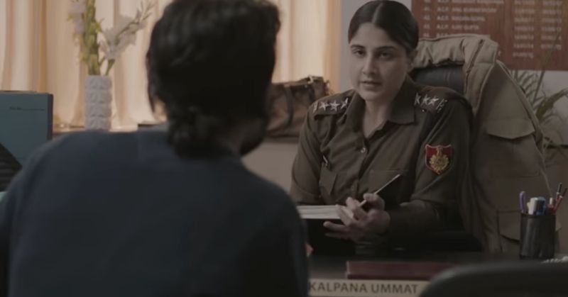 कल्पना अंत में बदलती तो है लेकिन रेडिकल रूप से नहीं. ठीक उतनी जितना की दर्शक किसी रियलस्टिक मूवी में पचा सकें.