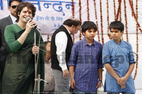 प्रियंका के दो बच्चे हैं. मियारा और रेहान. प्रियंका दोनों बच्चों को अपने साथ अमेठी, रायबरेली लेकर जाती रहती हैं.