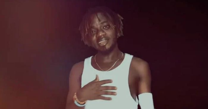 सैमुअल बताते हैं कि नाइजीरिया में बॉलीवुड गाने बहुत पसंद किए जाते हैं.