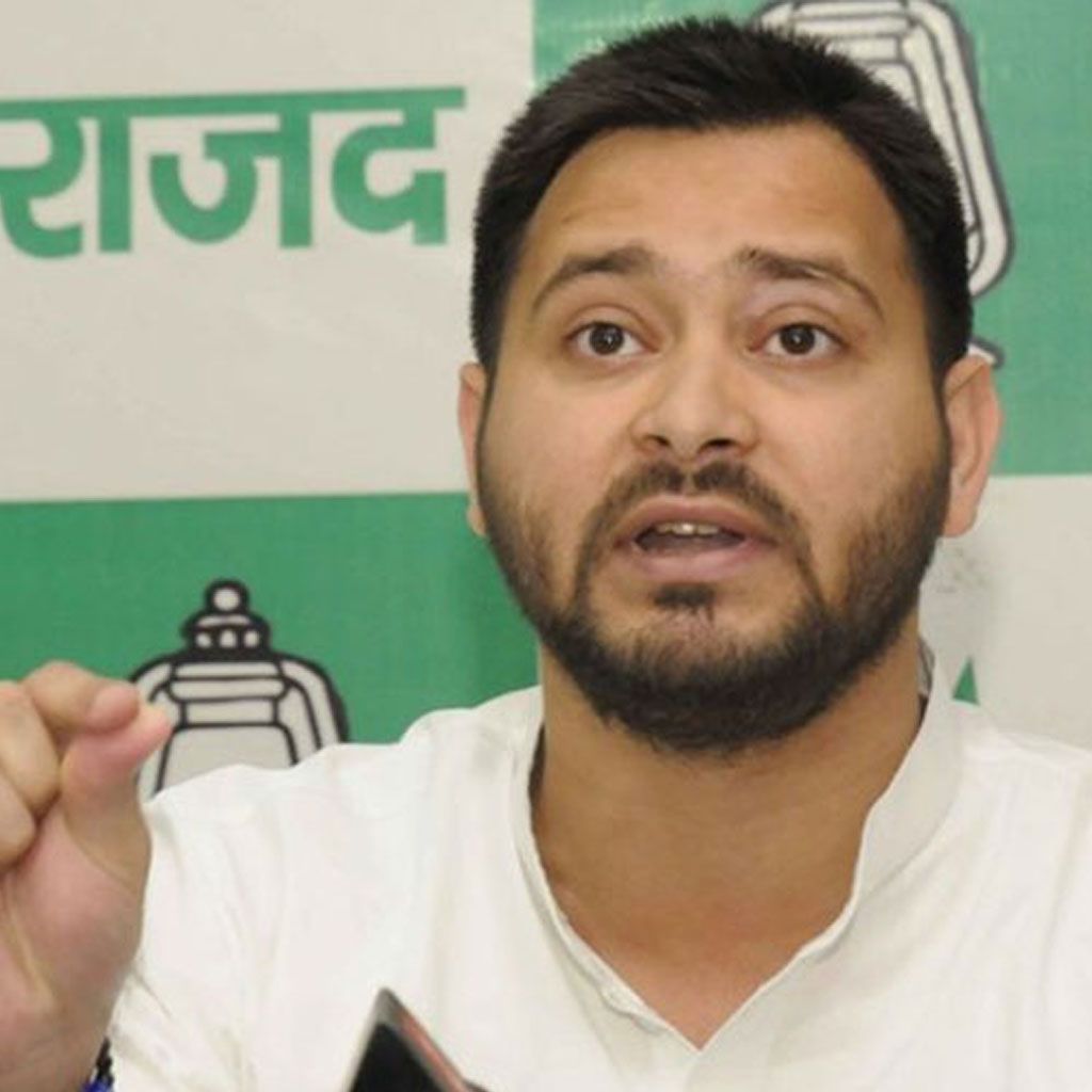 राजद नेता तेजस्वी ने बिहार सरकार को मुजफ्फरपुर शेल्टर होम केस पर आड़े हाथों लिया है और सरकार के पास कोई सफाई-जवाब नहीं दिख रहे हैं.