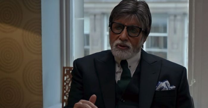 फिल्म के एक सीन में अमिताभ बच्चन. बच्चन ने फिल्म में एक वकील का रोल किया है.