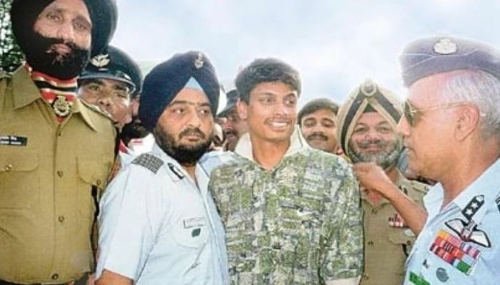 पाकिस्तान की कैद से छूटने के बाद वाघा के रास्ते देश लौटे थे नचिकेता.