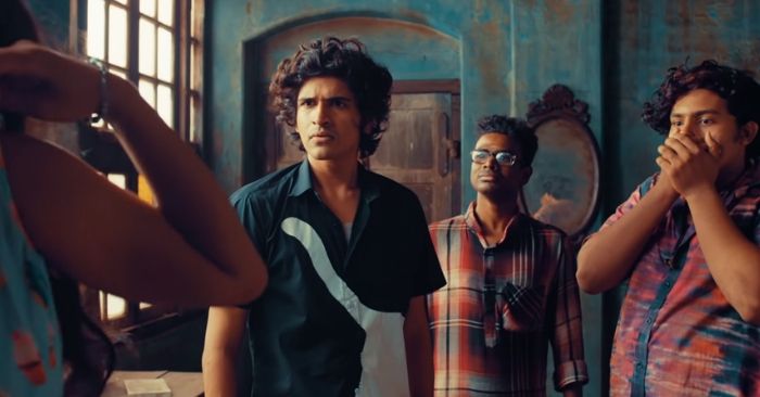 सेक्शुअल एडवेंचर के चक्कर में फंसने वाले बच्चों का किरदार तीन नए लड़कों ने निभाया है.