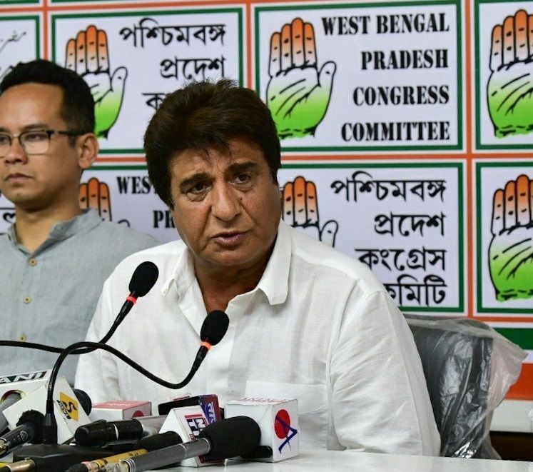 राज बब्बर ने पीएम मोदी के साथ ही ममता बनर्जी पर भी हमला बोला है.