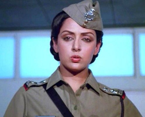 हेमा मालिनी फिल्म में सुपरस्टार रजनीकांत की बहन के रल में हैं.