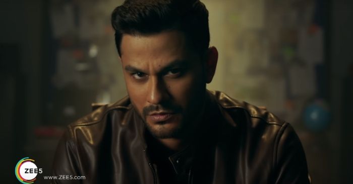 सीरीज़ के एक सीन में मुख्य किरदार निभा रहे कुणाल खेमू. कुणाल करण जौहर की फिल्म 'कलंक' में भी नज़र आने वाले हैं.