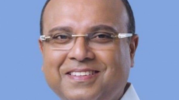 तुषार वेल्लापल्ली राहुल गांधी के खिलाफ एनडीए के उम्मीदवार हैं.